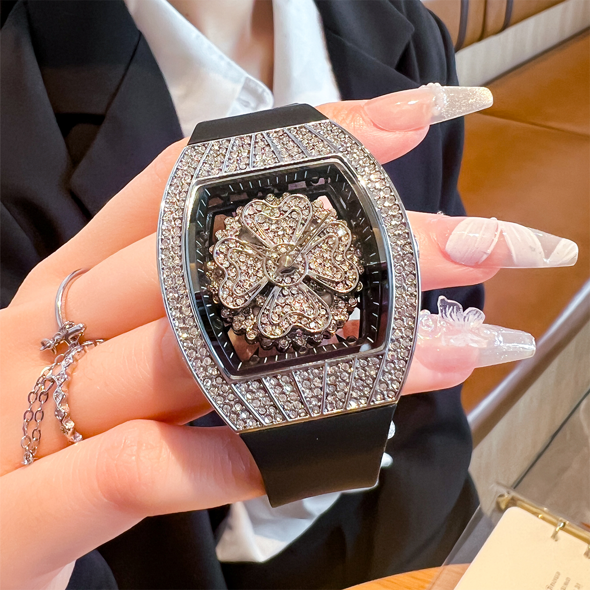 Women's watch LA416
